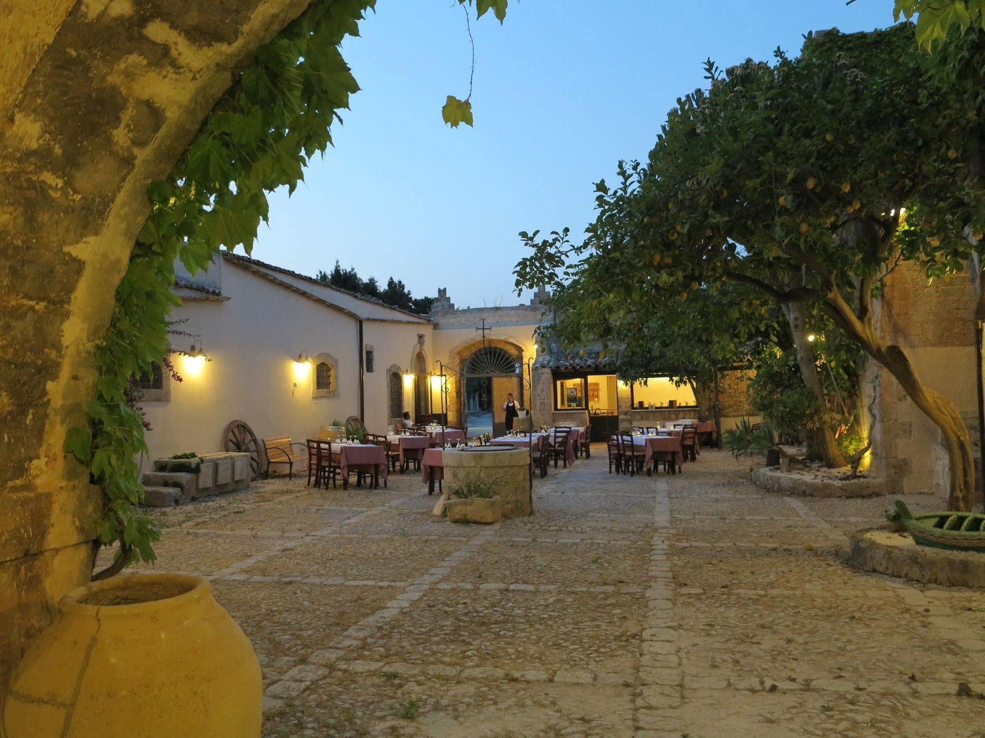 Baglio Siciliamo Country House (Adults Only) Hotel Lido di Noto Exterior photo